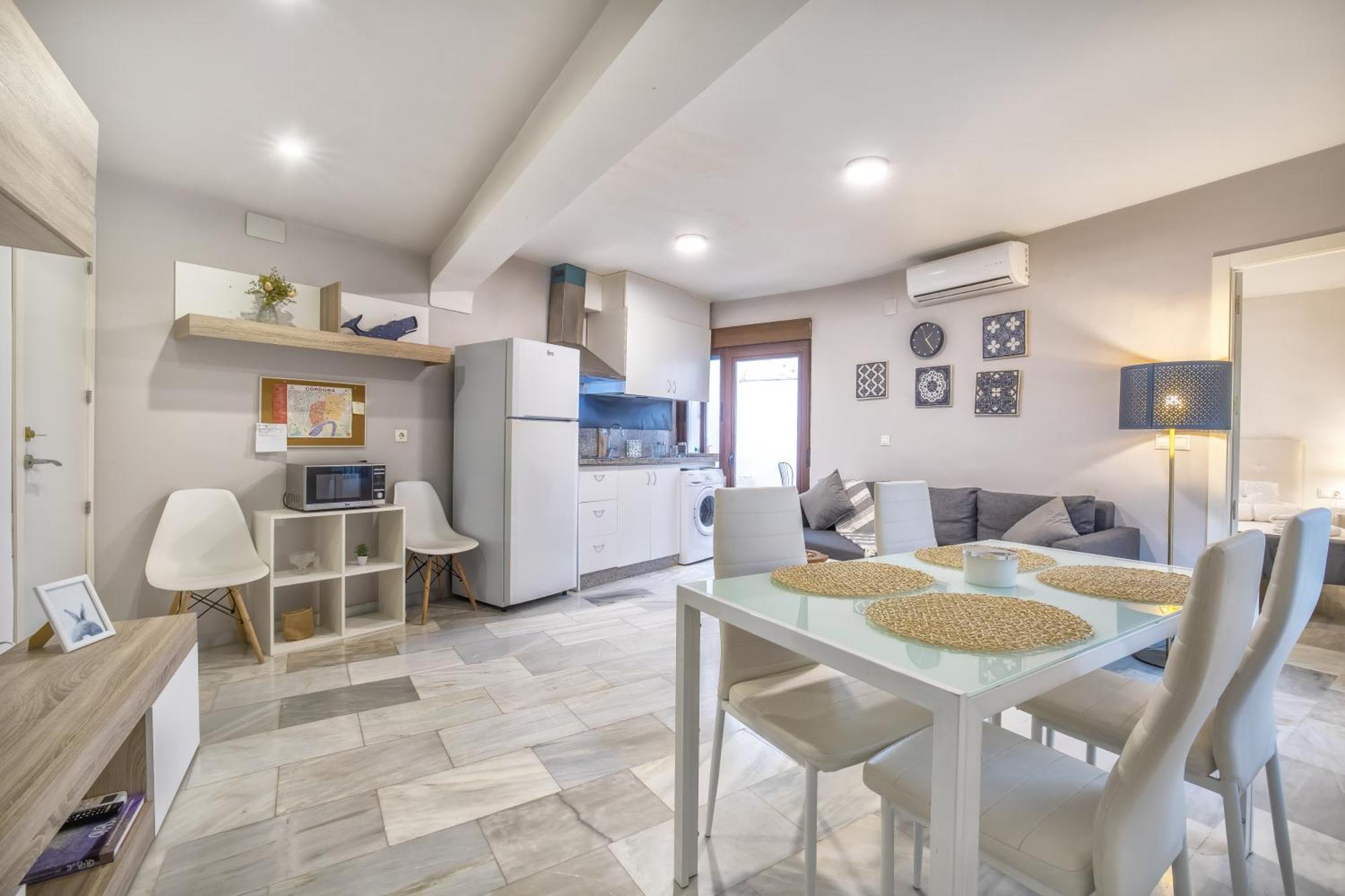 Encanto En La Juderia: Apartamento Con Patio Кордова Экстерьер фото