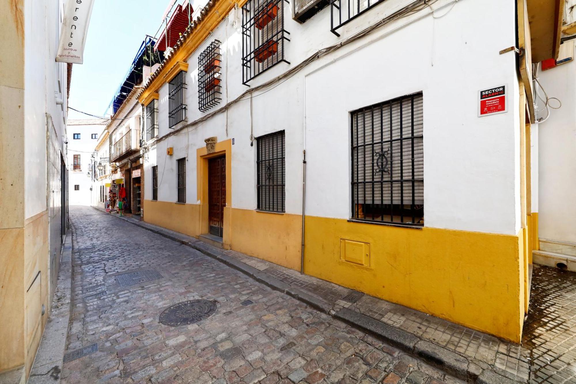 Encanto En La Juderia: Apartamento Con Patio Кордова Экстерьер фото